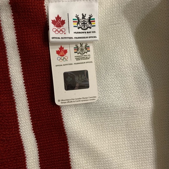 Canada Olympic Scarf - Picture 6 of 6